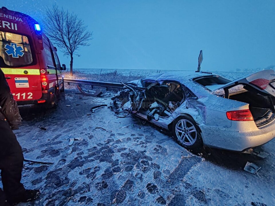 Tânăr de 22 de ani, din Suceava, mort după ce un vehicul greu a intrat, pe contrasens, în autoturismul său