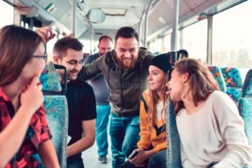 Ministerul Educației promite dezamorsarea problemei privind transportul elevilor navetiști