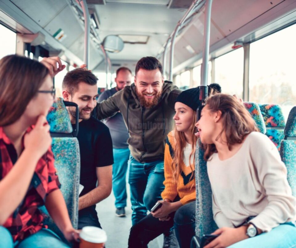 Ministerul Educației promite dezamorsarea problemei privind transportul elevilor navetiști Ministerul Educației promite dezamorsarea problemei privind transportul elevilor navetiști