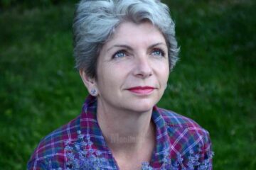 Paula Drăgușanu își lansează cartea de debut, „Suflet Indigo”, la Colegiul Tehnic „Mihai Băcescu” Fălticeni