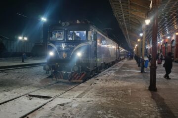 Întârzieri mari ale trenurilor, din cauza viscolului și a unei șine care s-a rupt