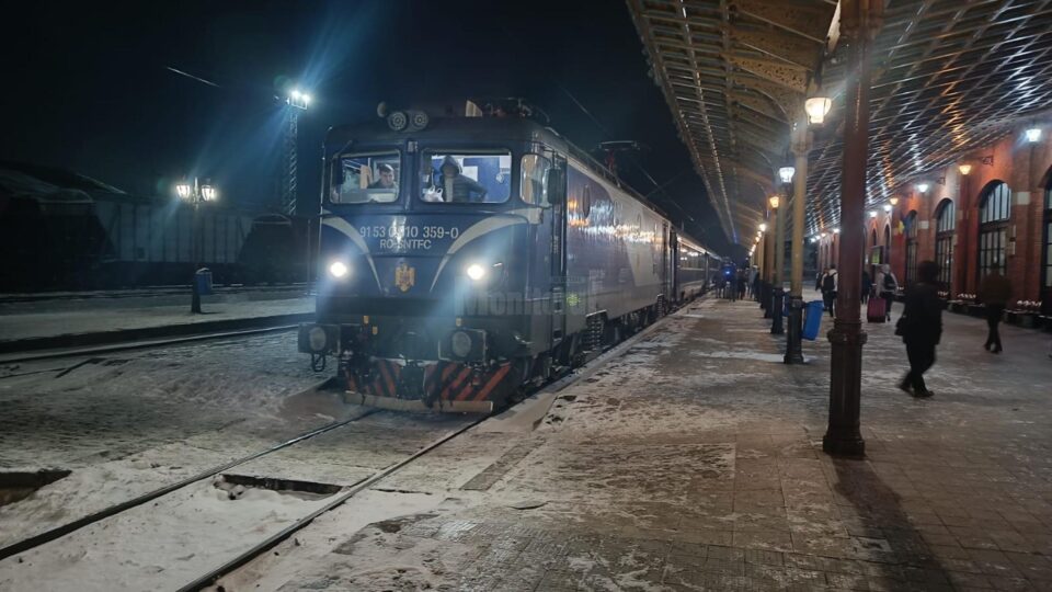 Întârzieri mari ale trenurilor, din cauza viscolului și a unei șine care s-a rupt
