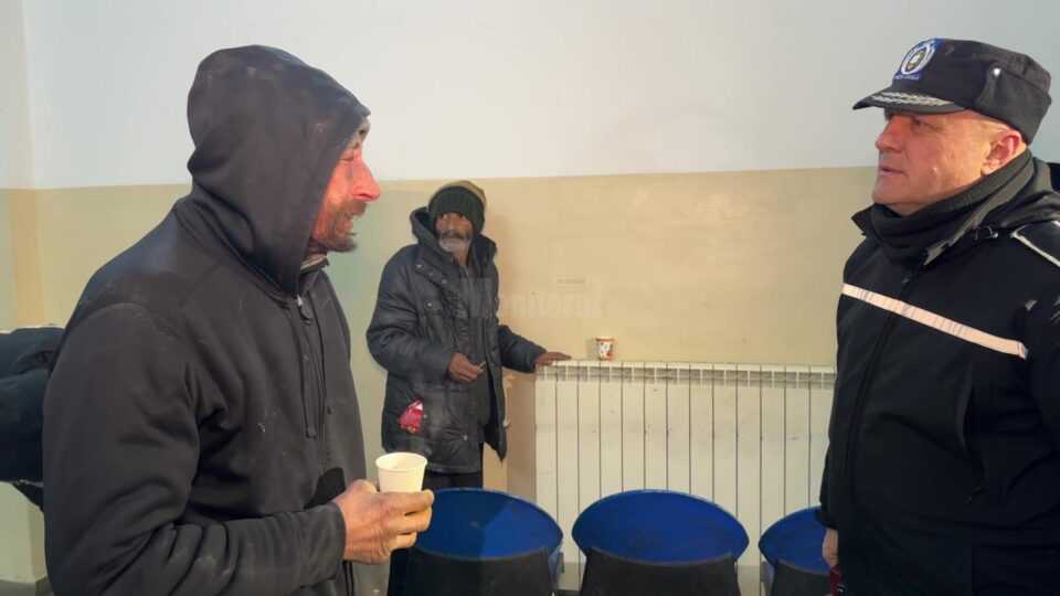 Oamenii „străzii”, căutați prin canale, printre conducte și în Gară, pentru a fi puși la adăpost de ger