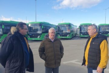 Primarul Sucevei, Ion Lungu, la discuții cu conducerea TPL și sindicatele, la autobaza din Burdujeni sat