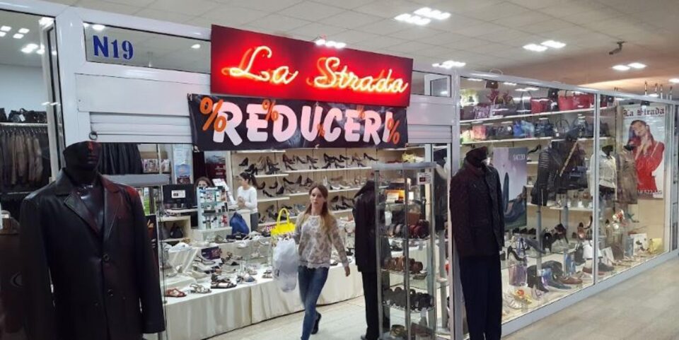 Început de an cu reduceri cuprinse între 40 și 50 la sută la majoritatea produselor, în magazinele „La Strada”