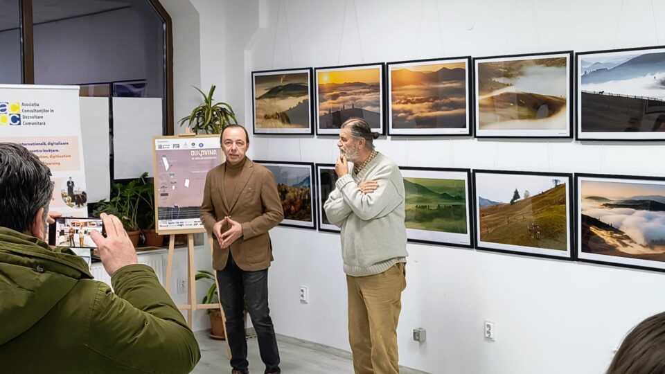 Expoziția „Bucovina pe Dealuri Neumblate”, la Galeria Zamca din Suceava