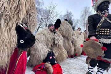 Festivalul obiceiurilor de iarna pe stil vechi Drăgușeni
