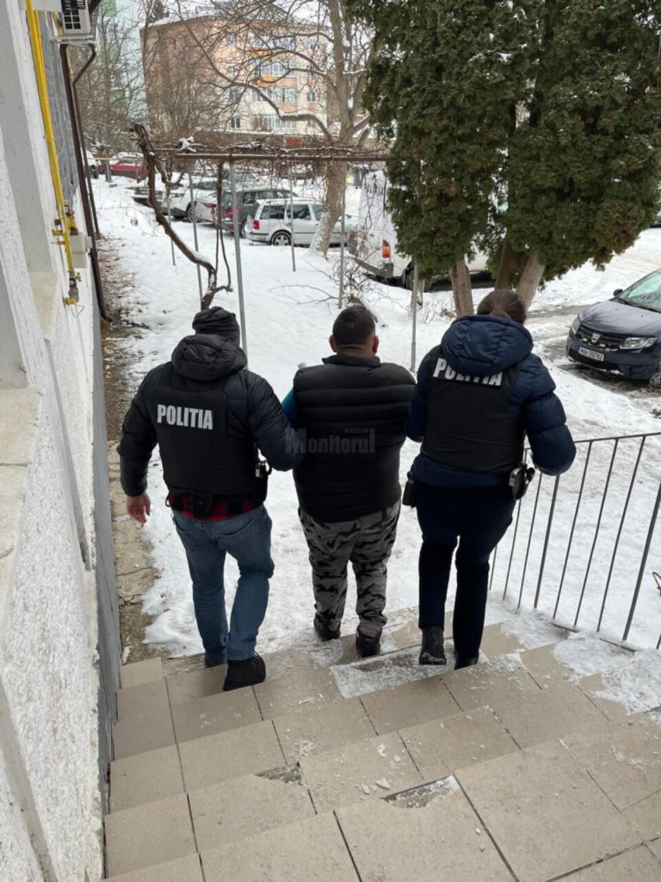 Agresorul dus în arest