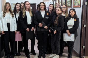 Elevi ai Colegiului Național de Informatică „Spiru Haret” au sărbătorit Ziua Culturii Naționale la Biblioteca Bucovinei