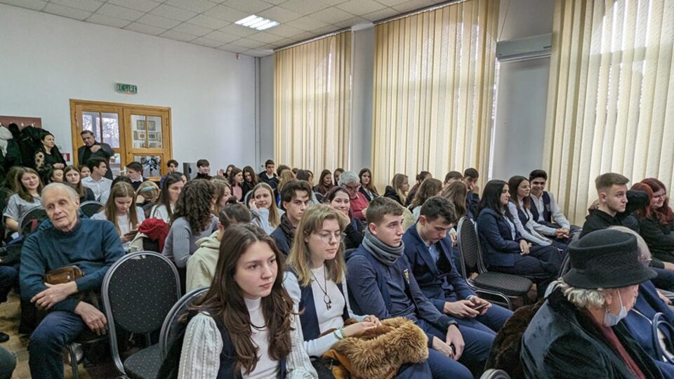 „Poezia lui Mihai Eminescu în viziunea lui Ion Negoițescu”, prelegere susținută de Alexandru Ovidiu Vintilă, președintele Societății Scriitorilor Bucovinei „Poezia lui Mihai Eminescu în viziunea lui Ion Negoițescu”, prelegere susținută de Alexandru Ovidiu Vintilă, președintele Societății Scriitorilor Bucovinei