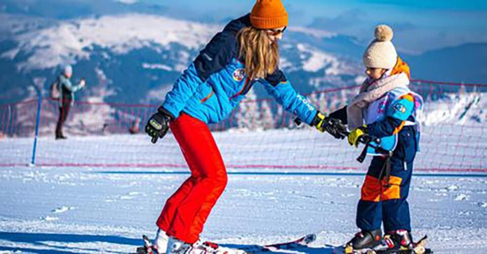 Ziua Mondială a Zăpezii (World Snow Day), duminică, pe Pârtia „Parc” din Vatra Dornei