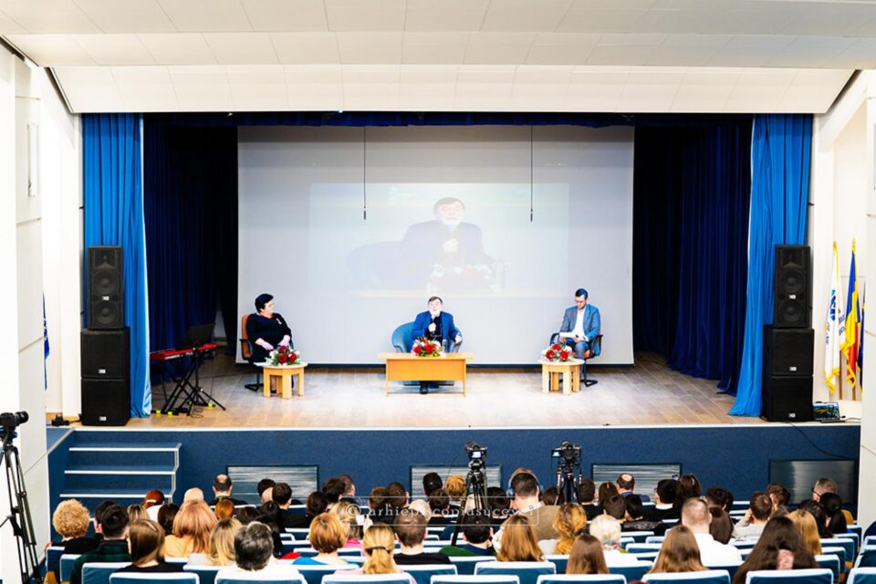 Conferința „Perspective internaționale ale culturii naționale” în Arhiepiscopia Sucevei și Rădăuților Conferința „Perspective internaționale ale culturii naționale” în Arhiepiscopia Sucevei și Rădăuților