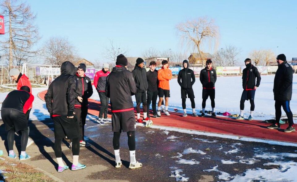 Fotbalistii de la Somuz au revenit la antrenamente. Foto Alex Savescu