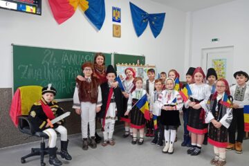Sceneta „Moș Ion Roată și Unirea”, interpretată de elevii școlii din Bilca