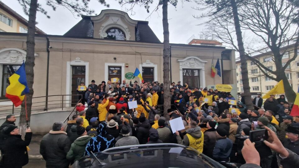 George Simion i-a cerut demisia lui Gheorghe Flutur de pe treptele Consiliului Județean