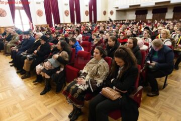 Spectacolul „10 pentru folclor: Hai să dăm mână cu mână!”, organizat la Colegiul Național Militar „Ștefan cel Mare”