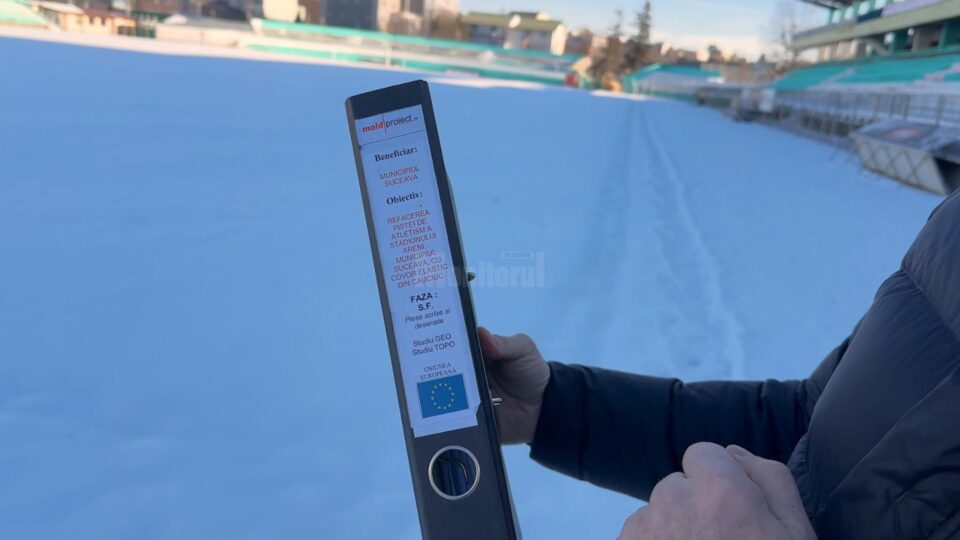 Lucian Harșovschi a prezentat pista de atletism acoperită de zăpadă, sub care se află stratul de zgură refăcut de numeroase ori, dar și proiectul de modernizare, realizat de Bogdan Adomniței