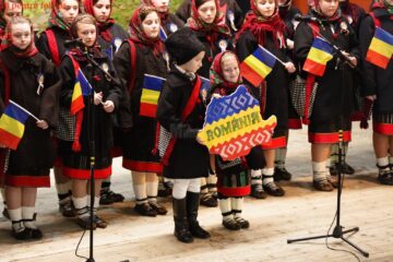 Spectacolul „10 pentru folclor: Hai să dăm mână cu mână!”, organizat la Colegiul Național Militar „Ștefan cel Mare”