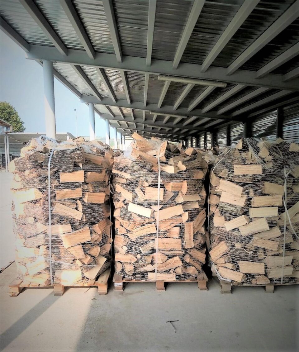 Aproape 3.000 metri cubi de lemn de foc disponibil la trei ocoale ale Direcției Silvice Suceava