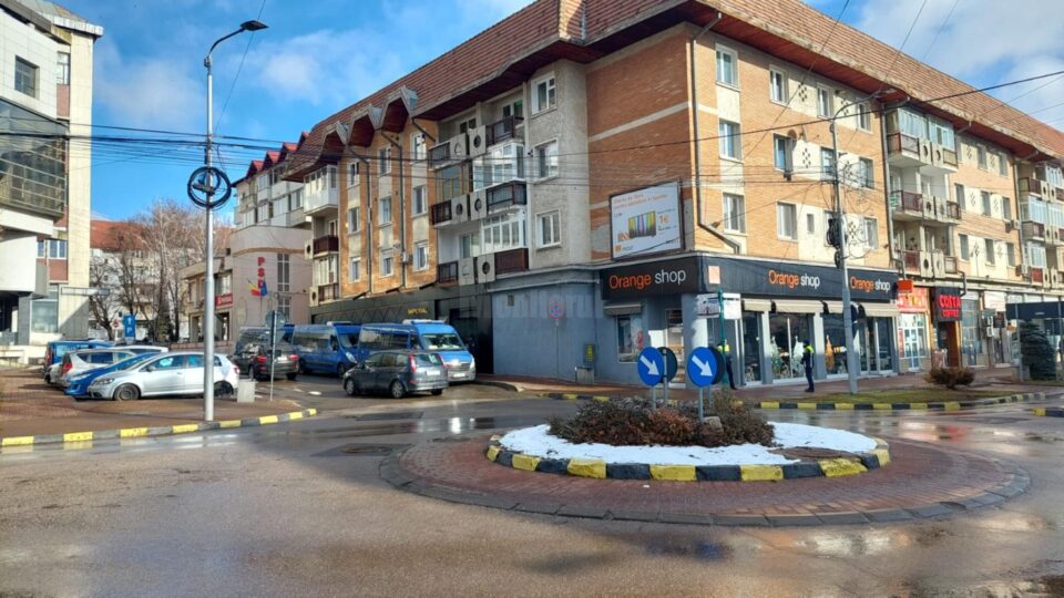 Pentru întâlnirea Flutur-Simion din centrul Sucevei, Jandarmeria și Poliția s-au pregătit ca pentru un meci Steaua-Dinamo 4