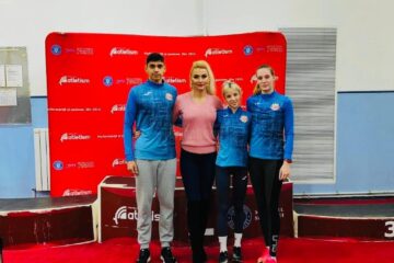 Atleții câmpulungeni alături de antrenoarea Erzilia Țîmpău