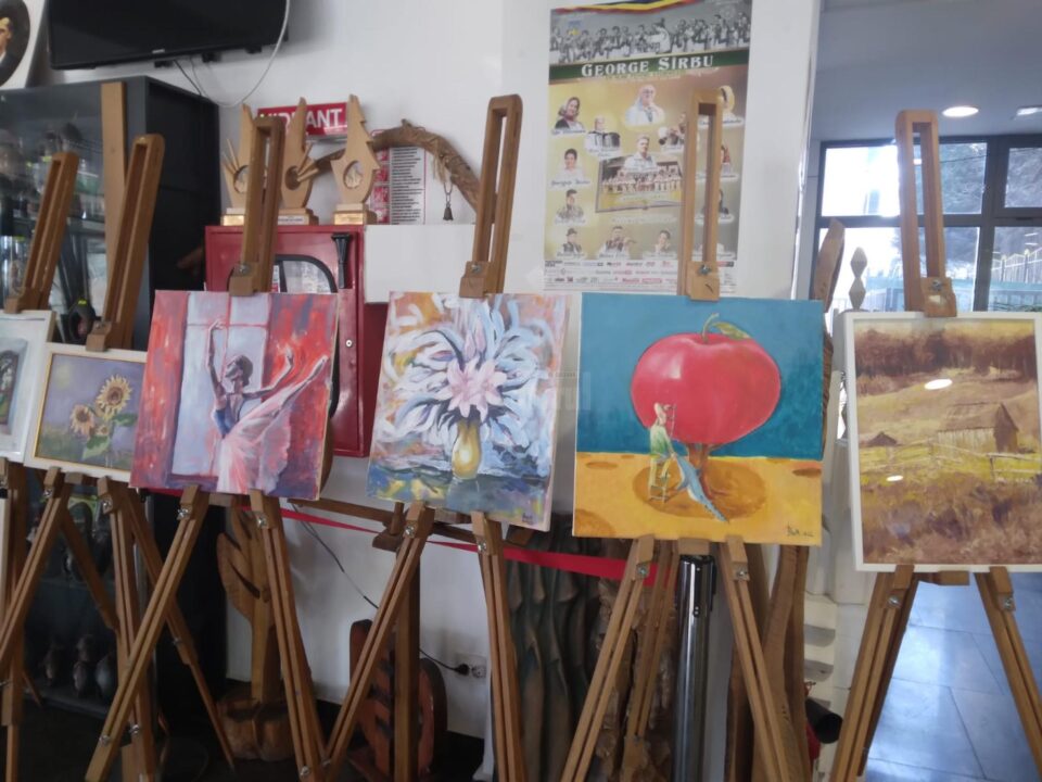 40 de lucrări realizate de artiștii Iosif Csukat și Ovidiu Ambrozie Bortă - BOA pot fi admirate la Centrul Cultural Bucovina