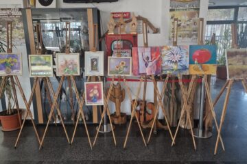 40 de lucrări realizate de artiștii Iosif Csukat și Ovidiu Ambrozie Bortă - BOA pot fi admirate la Centrul Cultural Bucovina. Foto artistul.studio