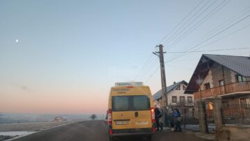 Microbuzul face mai multe curse pentru a aduce elevii la școală