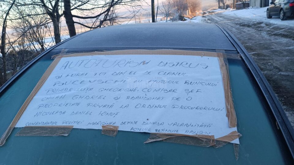 Mesajul din parbrizul mașinii distruse