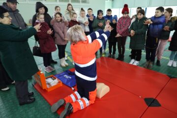 Elevii din Cornu Luncii învață să acorde primul ajutor