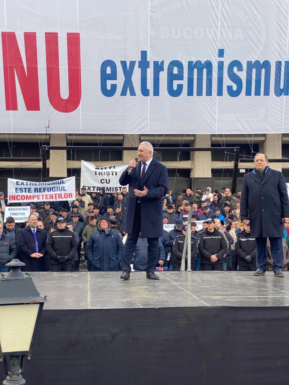 La mitingul PNL împotriva extremismului au participat câteva mii de persoane