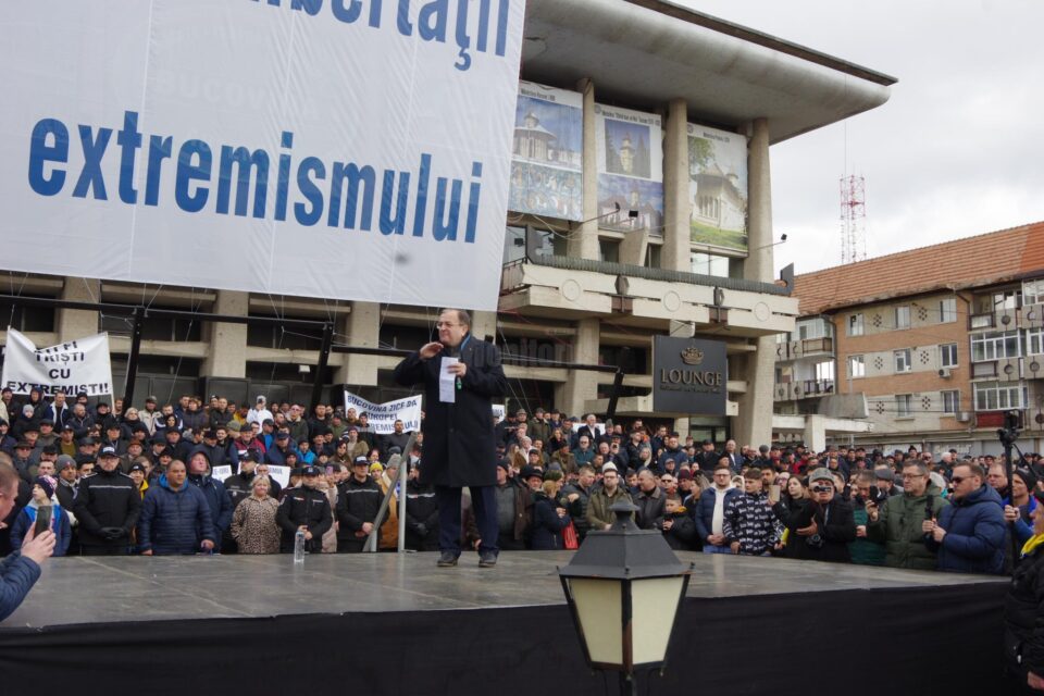 La mitingul PNL împotriva extremismului au participat câteva mii de persoane