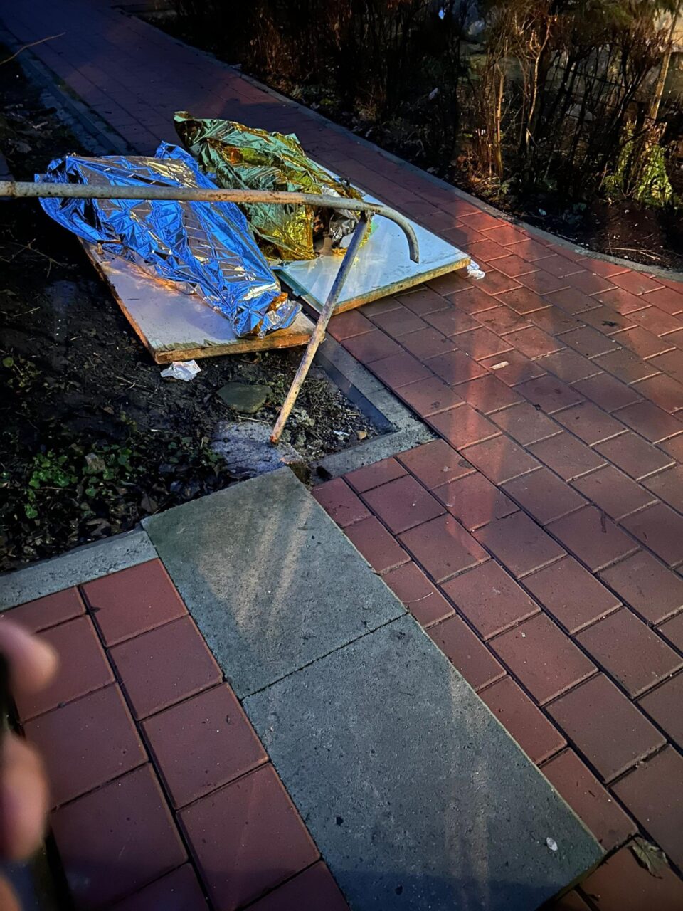 Cei doi soți au fost scoși morți din apartament