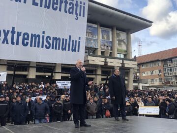 Gheorghe Flutur a organizat la Suceava cel mai mare miting antiextremism din România