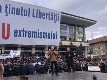 Gheorghe Flutur a organizat la Suceava cel mai mare miting antiextremism din România