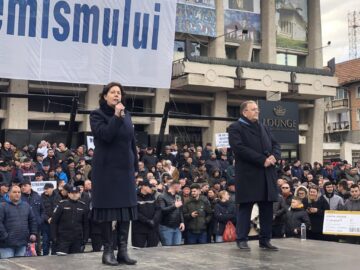 Gheorghe Flutur a organizat la Suceava cel mai mare miting antiextremism din România