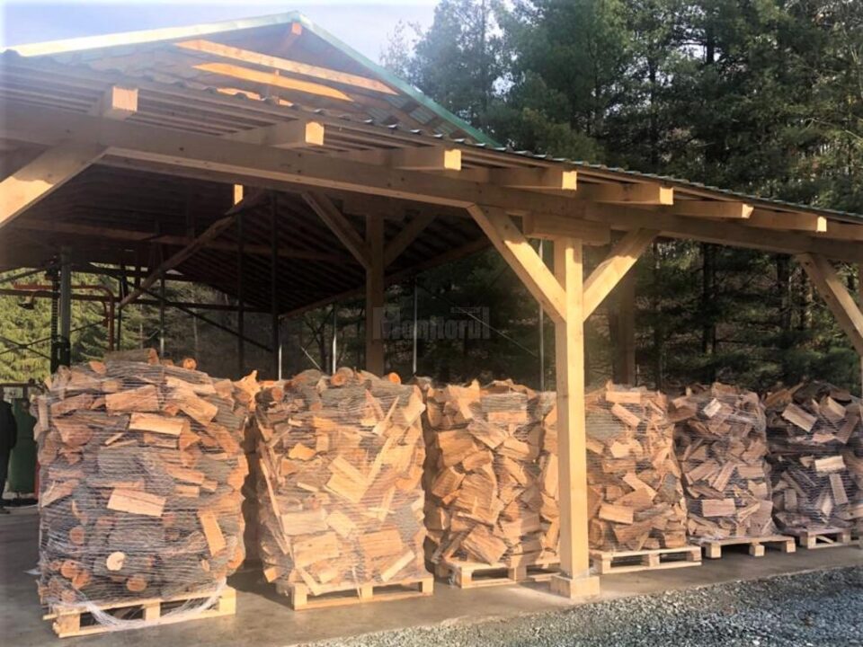 Peste 5300 de metri cubi de lemn de foc sunt disponibili la ocoalele silvice Putna, Pojorâta și Falcău Peste 5300 de metri cubi de lemn de foc sunt disponibili la ocoalele silvice Putna, Pojorâta și Falcău