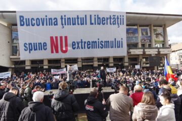 Gheorghe Flutur a organizat la Suceava cel mai mare miting antiextremism din România