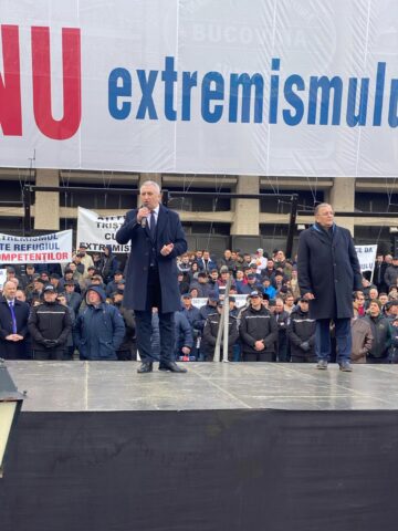 Gheorghe Flutur a organizat la Suceava cel mai mare miting antiextremism din România
