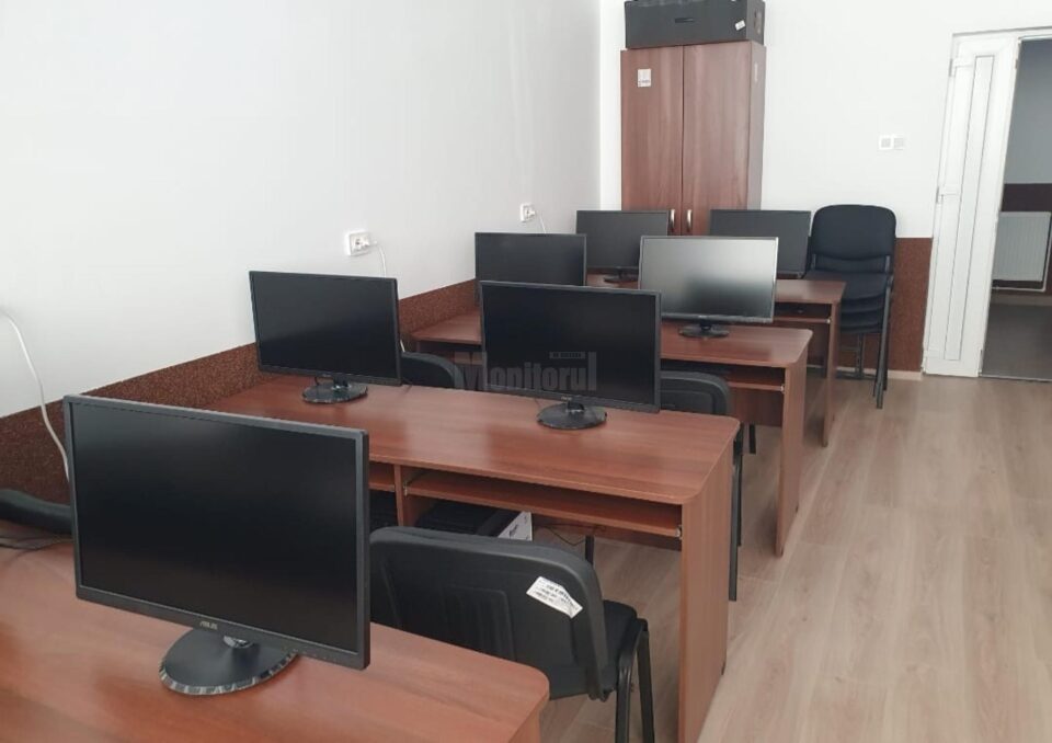 Primarul Ion Lungu a verificat dotările aduse pentru microfabrica și laboratoarele Colegiului Tehnic de Industrie Alimentara Suceava 6