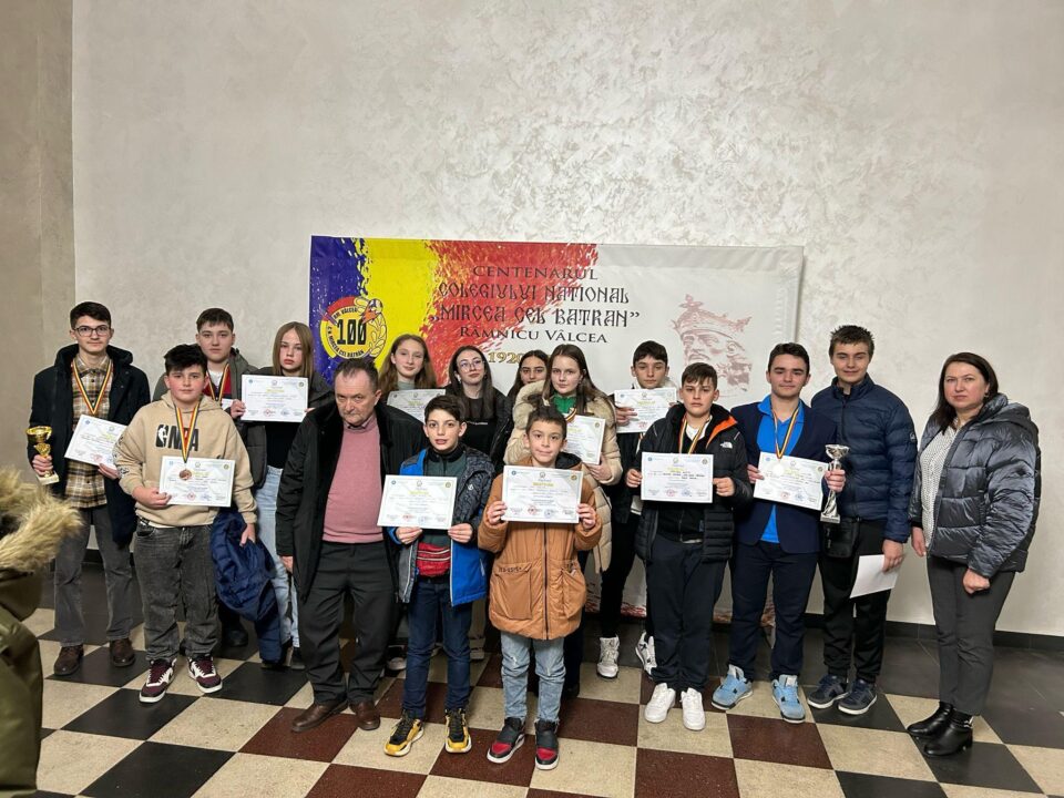 Premii valoroase pentru elevii suceveni
