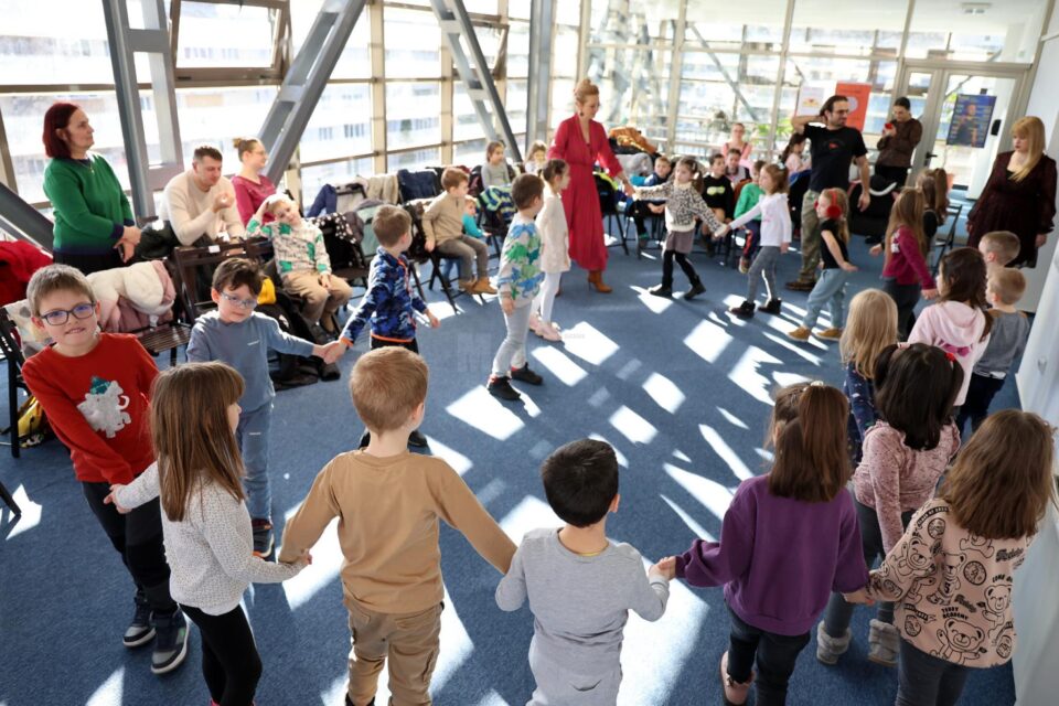 Ziua Internațională a Cititului Împreună a fost marcată la Teatrul Municipal „Matei Vișniec”