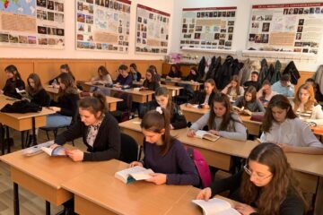 Ziua Internațională a Cititului Împreună, la Colegiul Național „Eudoxiu Hurmuzachi”