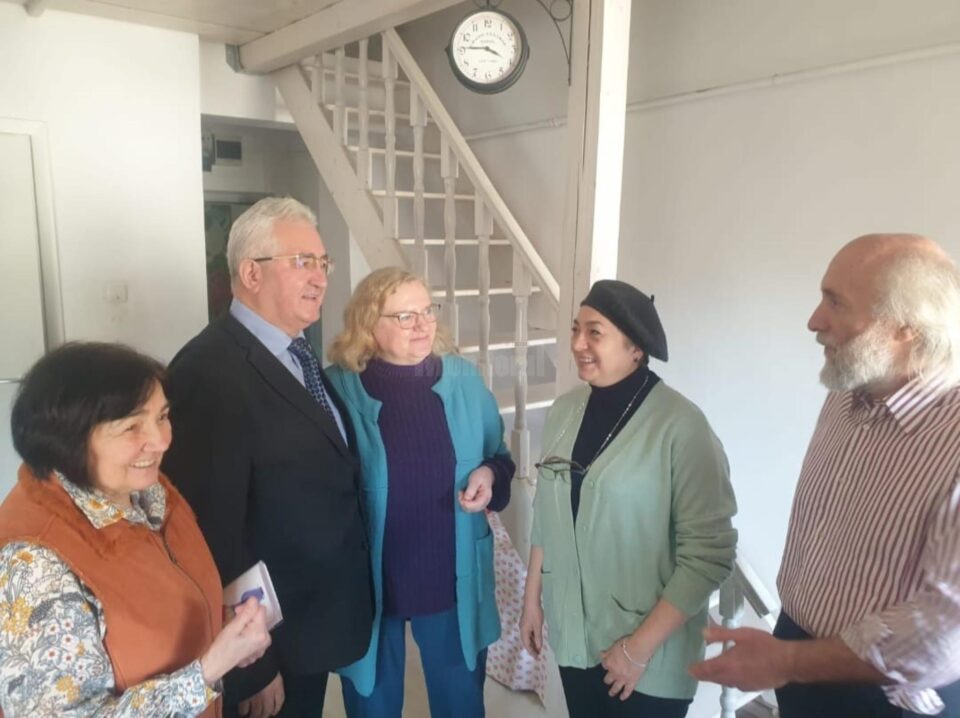 Municipalitatea suceveană va încheia un protocol de colaborare cu Uniunea Artiștilor Plastici din România, în baza căruia va sprijini artiștii locali 1 2