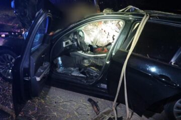 Un căruțaș rupt de beat care circula pe contrasens a provocat un accident cu doi răniți