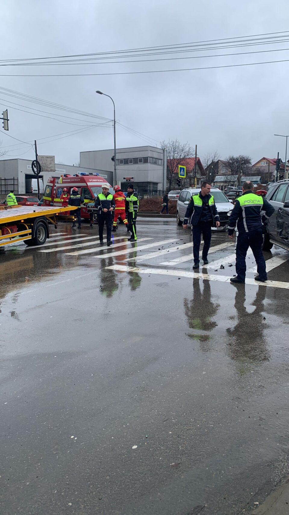 Accident cu trei mașini implicate, în intersecția din fața Lidl Burdujeni