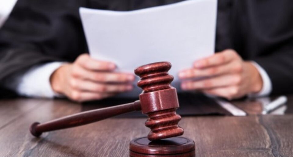 Șofer trimis în judecată pentru un accident mortal de acum 8 ani. Un alt șofer acuzat de același accident a fost declarat nevinovat Șofer trimis în judecată pentru un accident mortal de acum 8 ani. Un alt șofer acuzat de același accident a fost declarat nevinovat