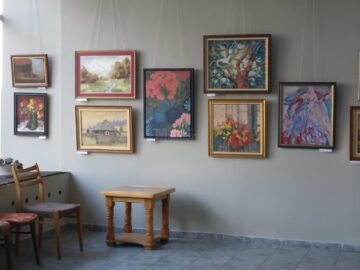 „Policromie de vise”, expoziție deschisă la Galeria de Artă „Ion Irimescu” Suceava
