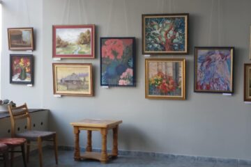 „Policromie de vise”, expoziție deschisă la Galeria de Artă „Ion Irimescu” Suceava