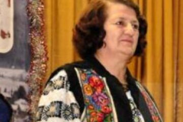 Îndrăgostită de cuvinte, poeta Paraschiva Abutnăriței a lansat recent volumul „Cuvântul ce devine timp”